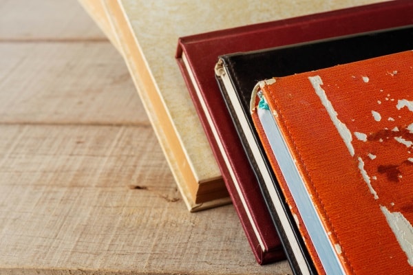 old-books-on-wooden-5HZF4AT-min